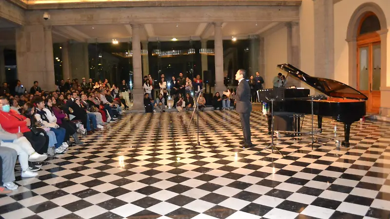El público gozó al máximo el concierto en el Patio Alcázar